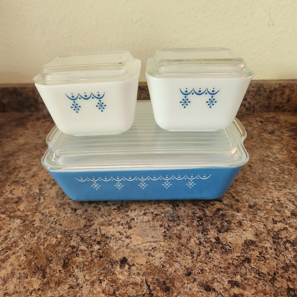 Vintage Pyrex set